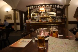 Mittags im Pivnice Budvar.